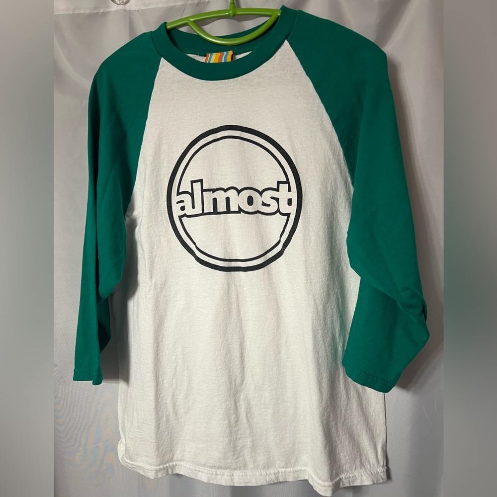Almost skateboarders t-shirt. Size M. VTG. Excellent used condition.
